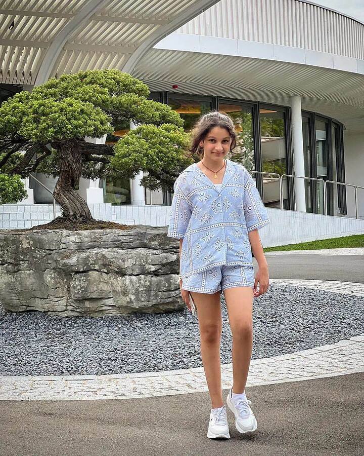 సితారా ఘట్టమనేని అందమైన ఫోటోలు -Image Credit: Sitara Ghattamaneni/Instagram