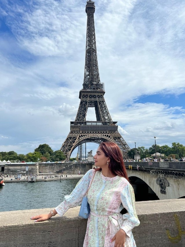 Anushka Sen Celebrates Her 20th Birthday In Paris