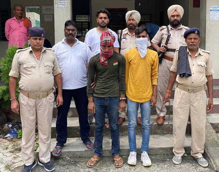 Amritsar police busted an inter-state Gang asking for ransom from doctors over the Whattsap and phone Calls ਅੰਮ੍ਰਿਤਸਰ ਪੁਲਿਸ ਨੇ ਫੋਨ ਰਾਹੀਂ ਫਿਰੌਤੀ ਮੰਗਣ ਵਾਲੇ ਅੰਤਰਰਾਜੀ ਗੈਂਗ ਦਾ ਕੀਤਾ ਪਰਦਾਫਾਸ਼