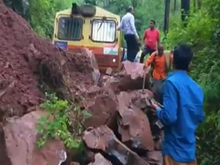 Landslide Hits Shimla Kalka Heritage Rail Track Driver Brakes In Time Video Viral : நிலச்சரிவில் சிக்கவிருந்த ரயில்.. ஓட்டுநர் செய்த காரியம் தெரியுமா? த்ரில் காட்சிகள்..