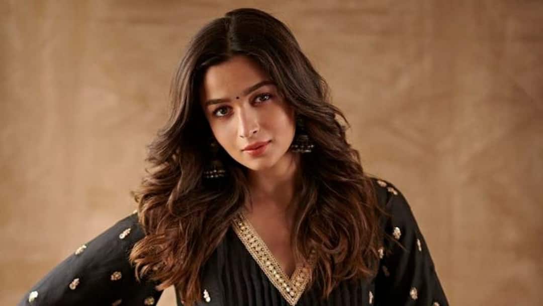 Alia Was Asked Yet Another Question About Pregnancy. Here's What She Said Alia Bhatt: কাজ আমার ভালোবাসা, সন্তানসম্ভবা হয়েও বিশ্রাম নিতে ইচ্ছা করে না: আলিয়া