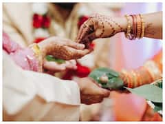 Weird Wedding Rituals: बिना पंडित की शादी तो कहीं दूल्हे का कान मरोड़ना, शादियों के ये निराले अंदाज जान आप भी रह जाएंगे हैरान