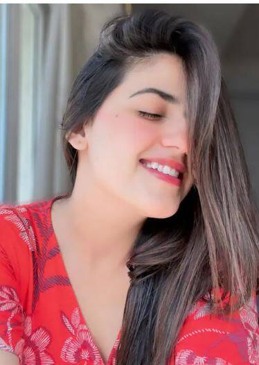 ਖੂਬਸੂਰਤੀ ਨਾਲ ਲੋਕਾਂ ਨੂੰ ਦੀਵਾਨਾ ਬਣਾਉਦੀ Pranjal Dahiya