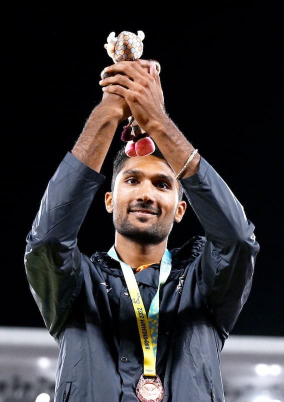 বাদ পড়ায় আদালতের দ্বারস্থ হন, পদক জিতে ইতিহাস শঙ্করের