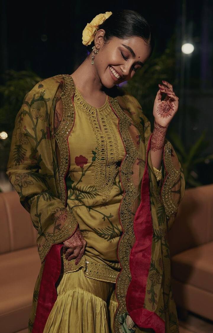 அழகி விலகி கலகட்டிப் போறவளே...