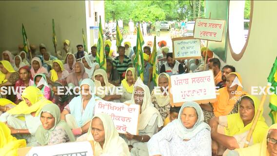 संगरूर के स्कूल में शिक्षकों की बहाली के लिए गांववालों ने SDM दफ्तर का किया घेराव