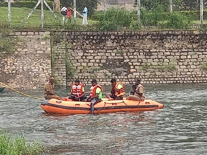 Don't stand on Cauvery banks to have fun and take selfies... Salem district administration warns. காவிரி கரையோரங்களில் வேடிக்கை பார்க்க, செல்ஃபி எடுக்க தடை... சேலம் மாவட்ட நிர்வாகம் எச்சரிக்கை!