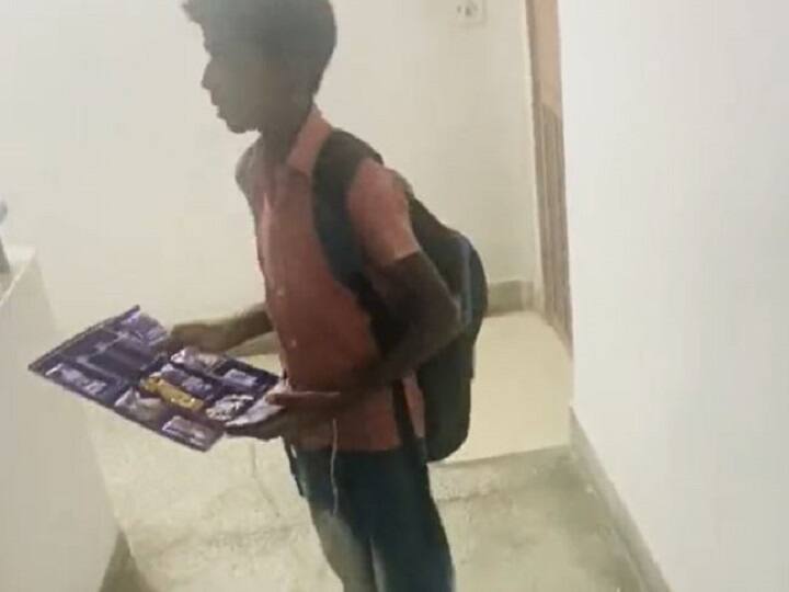 Zomato Delivery Boy 7 Year Old Boy Delivers Food After Father Meets With Accident Viral Video