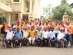 Kolhapur News : आदित्य ठाकरेंना रक्ताने पत्र लिहून पाठिंबा देणाऱ्या शिवसैनिकांचा शिवसेना जिल्हाप्रमुख संजय पवारांकडून सत्कार