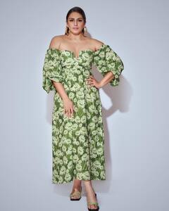 PHOTO : ऑफ शोल्डर ड्रेसमध्ये हुमा कुरेशीचा ग्लॅमरस अवतार, फोटो व्हायरल!