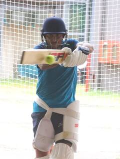 Bengal Ranji Team: ভেজা বলে পুল-হুক মারা প্র্যাক্টিস করাচ্ছেন কোচ লক্ষ্মীরতন