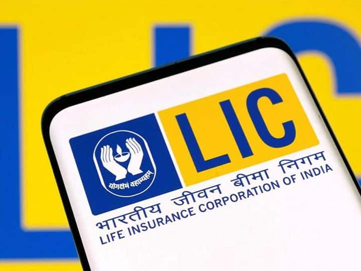 LIC Launches new policy LIC Dhan Sanchay know its benefits and details LIC Dhan Sanchay Policy: एलआईसी की नई पॉलिसी 'धन संचय' में निवेश कर पाएं पूरे 22 लाख रुपये! यहां जानें इसके बेनेफिट्स