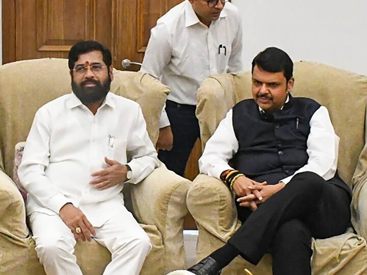 Big update on maharashtra cabinet expansion and govt decision Maharashtra: કેબિનેટ વિસ્તાર રોકાય બાદ મોટો ફેંસલો, સચિવોને સોંપવામાં આવ્યા મંત્રી અને રાજ્ય મંત્રીઓના અધિકાર