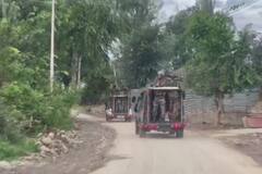 Jammu Kashmir: श्रीनगर में आतंकियों ने पुलिस पार्टी पर किया हमला, जवाबी कार्रवाई के बाद अंधेरे का फायदा उठाकर भागे आतंकी