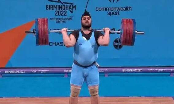 Commonwealth Games 2022: Indian weightlifter Gurdeep Singh wins bronze in men's 109-plus kg final CWG 2022: ગુરદીપ સિંહે 390 કિલોગ્રામ વજન ઉંચકીને જીત્યો બ્રોન્ઝ મેડલ, વેઇટલિફ્ટિંગમાં ભારતનો 10મો મેડલ