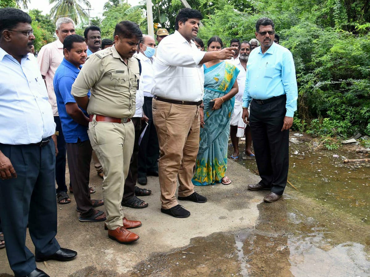 கரூர் மாவட்டம் காவிரி ஆற்றில் வெள்ளப்பெருக்கு - பொதுமக்களுக்கு வெள்ள அபாய எச்சரிக்கை.