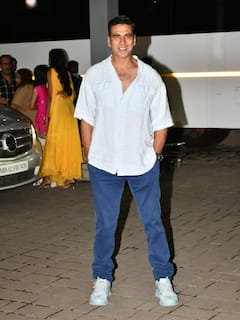 Akshay Kumar Airport पर Cool Look में आए नजर, क्लिक करवाईं फोटोज