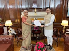 Punjab News: राघव चड्ढा ने वित्तमंत्री सीतारमण से की मुलाकात, सरायों पर लगे GST को वापस लेने की मांग की