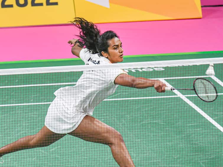 Commonweath Games 2022: P.V.Sindhu wins first round at Women's singles badminton at CWG 2022 CWG 2022 Badminton: காமன்வெல்த் மகளிர் ஒற்றையர் பேட்மிண்டன் வெற்றியுடன் தொடங்கி அசத்திய பி.வி.சிந்து