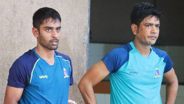 Laxmiratan Shukla started supervising Bengal cricketers practice after taking charge as head coach Laxmiratan Shukla: কোচিং শুরু করেই বাউন্সের বিরুদ্ধে ব্যাটারদের সড়গড় করে তোলার প্রয়াস লক্ষ্মীরতনের