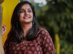 Actress  Ramya Nambeesan :  கண்ண குழி அழகி ரம்யா நம்பீசனின் க்ளிக்ஸ்!