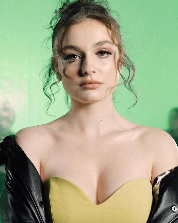 Photos: Turkish actress Sera Aritürk is no less than an angel, she is graced with beautiful performances.