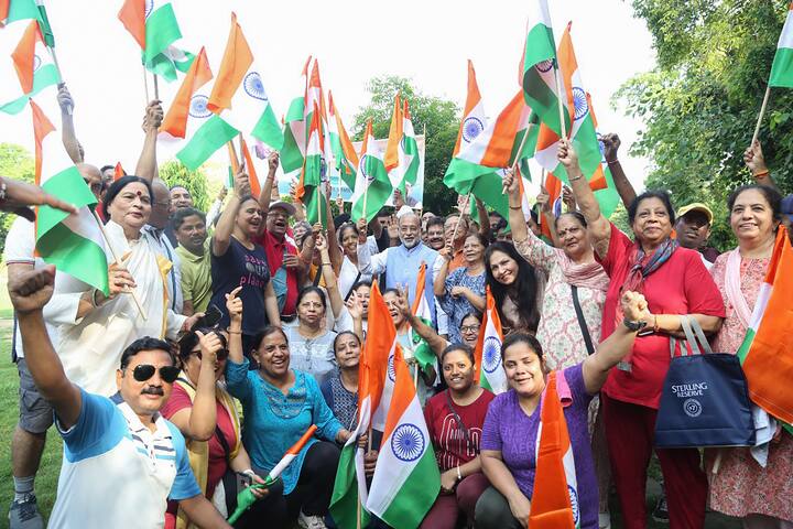 এই বছর ভারতের ৭৫তম স্বাধীনতা দিবস। সেই কারণেই আরও বেশি গুরুত্ব ও উৎসাহ নিয়ে পালিত হতে চলেছে এ বারের স্বাধীনতা দিবস। ভারত সরকারের পক্ষ থেকে আগেই শুরু হয়েছে 'আজাদি কা অমৃত মহোৎসব'-এর কাজ। ছবি: পিটিআই