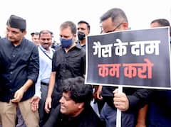 In Pics: కాంగ్రెస్ ర్యాలీలో ఉద్రిక్తత- ప్రియాంక, రాహుల్ సహా ముఖ్య నేతలు అరెస్ట్