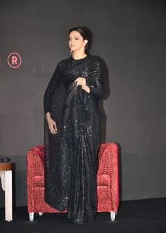 ਬਲੈਕ ਟਰਾਂਸਪੇਰੈਂਟ ਸਾੜੀ ਪਹਿਣ ਕੇ ਇੰਝ ਈਵੈਂਟ 'ਚ ਪੁੱਜੀ ਦੀਪਿਕਾ ਪਾਦੁਕੋਣ, ਤਸਵੀਰਾਂ ਦੇਖ ਦਿਲ ਨਾ ਹਾਰ ਬੈਠੇ ਤਾਂ ਕਹਿਣਾ