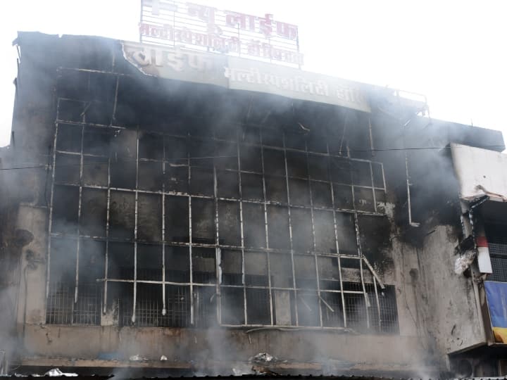 MP News CMHO cancel Registration of 12 Private hospital of Jabalpur ANN Jabalpur Hospital Fire: न्यू लाईफ मल्टीस्पेशलिटी अस्पताल में लगी आग के बाद अब जागा है प्रशासन, 12 और  निजी अस्पतालों के रजिस्ट्रेशन निरस्त
