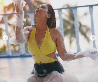 ટીવી શૉમાં સિમ્પલ લૂકમાં દેખાતી આ એક્ટ્રેસે શેર કર્યો ગ્લેમરસ લૂક, શૉર્ટ ડ્રેસમાં તસવીરો વાયરલ