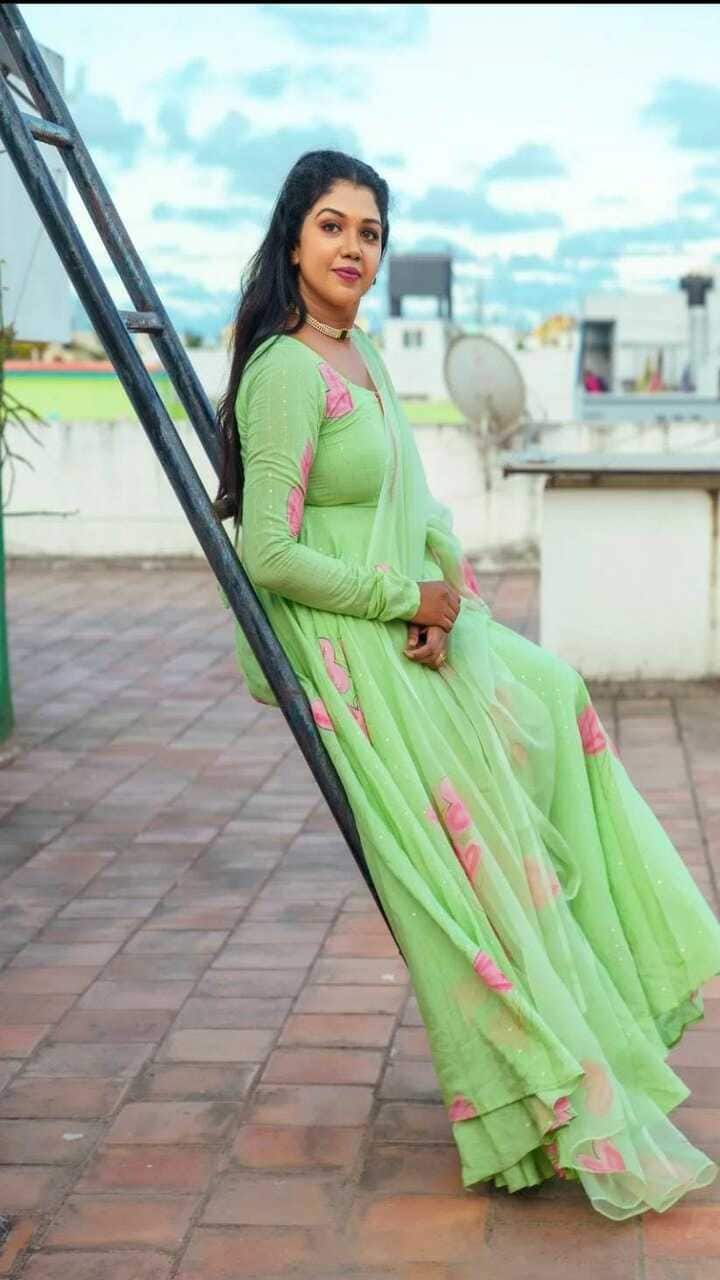 கலர் கலரா மெழுகுவர்த்தி ஏத்துவேன்....