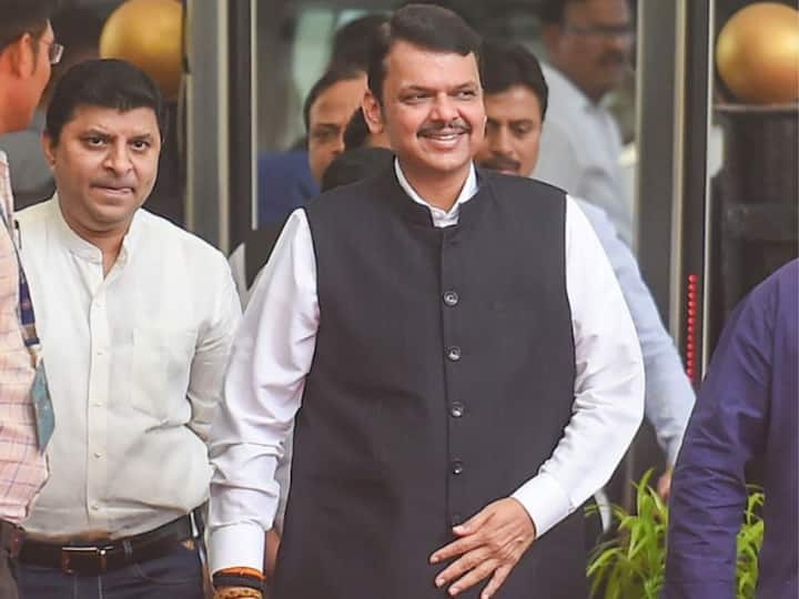 Maharashtra Cabinet Expansion Fadnavis In Delhi To Meet Top BJP Leaders Shinde Skips Visit Due To Ill-Health Maharashtra Cabinet: మహారాష్ట్ర మంత్రి వర్గ విస్తరణకు అంతా రెడీ! ఫడణవీస్ దిల్లీ పర్యటన అందుకేనా?