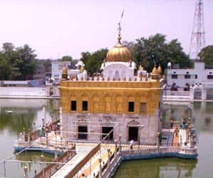 Amritsar Religious Places: अमृतसर के वो भव्य मंदिर, जहां आपको होगा शांति और सुकून का अनुभव