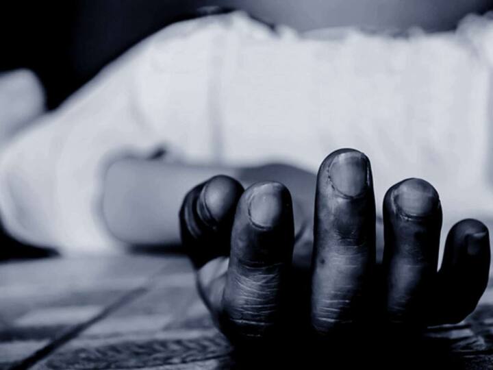 Crime Chennai man set him on fire and attempts suicide as his girfriend refused to talk Crime: பேச மறுத்த காதலி.. ஃபோனை கட் செய்ததால் விபரீதத்தை முயன்ற இளைஞர்.. சென்னையில் பயங்கரம்..