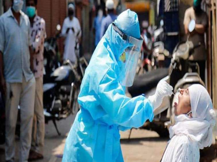 Coronavirus Cases Slight decline in corona cases compared to yesterday 13272 new cases registered in last 24 hours Coronavirus Cases: कल के मुकाबले कोरोना मामलों में आयी मामूली गिरावट, पिछले 24 घंटे में दर्ज हुए 13272 नए केस