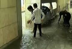 ગાંધીનગરઃ સ્વર્ણિમ સંકુલના પરિસરમાં વરસાદી પાણી, જુઓ આખુય કાર્યાલય થયું પાણી પાણી