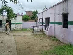 Moradabad News: मुरादाबाद में अनोखा मामला, टीचर ने बेच दिया स्कूल का कमरा, अब कार्रवाई की लटक रही तलवार