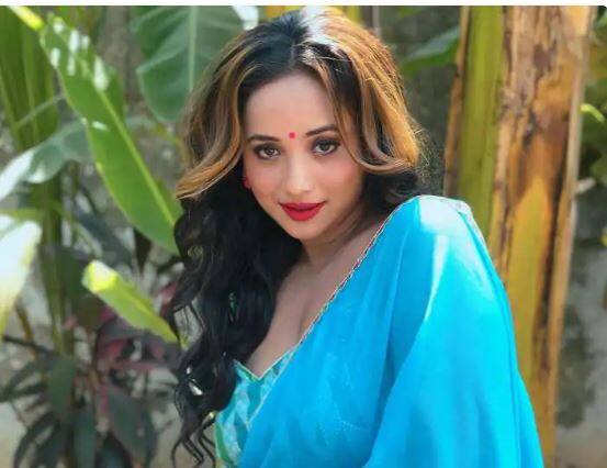 ਦਰਅਸਲ, ਇੱਕ ਵਾਰ ਰਾਣੀ ਨੇ ਆਪਣੇ ਇੰਟਰਵਿਊ ਵਿੱਚ ਦੱਸਿਆ ਸੀ ਕਿ ਫਿਲਮ ਸਸੁਰਾ ਵੱਡਾ ਪੈਸਾਵਾਲਾ ਦੀ ਸ਼ੂਟਿੰਗ ਦਾ ਇੱਕ ਵੱਡਾ ਹਿੱਸਾ ਮੰਦਰ ਵਿੱਚ ਸ਼ੂਟ ਕਰਨਾ ਸੀ। ਸ਼ੂਟਿੰਗ ਦੇਖਣ ਲਈ ਉੱਥੇ ਲੋਕਾਂ ਦੀ ਭੀੜ ਇਕੱਠੀ ਹੋ ਗਈ ਸੀ।