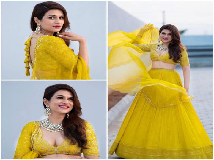 Shraddha Das Photos: साउथ से बॉलीवुड तक का सफर तय कर चुकीं जानीमानी एक्‍ट्रेस श्रद्धा दास ने एक बार फिर अपनी खूबसूरती से सोशल मीडिया पर फैंस को दीवाना बना दिया है. उनका लहंगा लुक सुर्खियों में है.