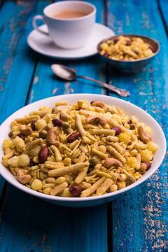 Side Effects :  ਚਾਹ ਦੇ ਨਾਲ ਨਮਕੀਨ ਖਾਣ ਵਾਲੇ ਹੋ ਜਾਓ ਸਾਵਧਾਨ ! ਝੱਲਣਾ ਪੈ ਸਕਦਾ ਇਹ ਨੁਕਸਾਨ