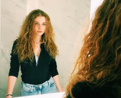 Photos: Turkish actress Sera Aritürk is no less than an angel, she is graced with beautiful performances.
