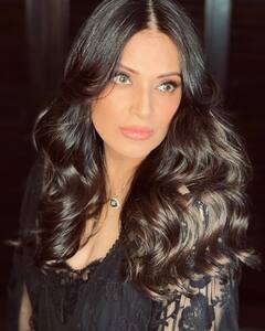 Bipasha Basu Pics: सोशल मीडिया पर बिपाशा बसु गिरा रही हैं हुस्न की बिजलियां, ग्लैमरस फोटोज ने धड़काया फैंस का दिल