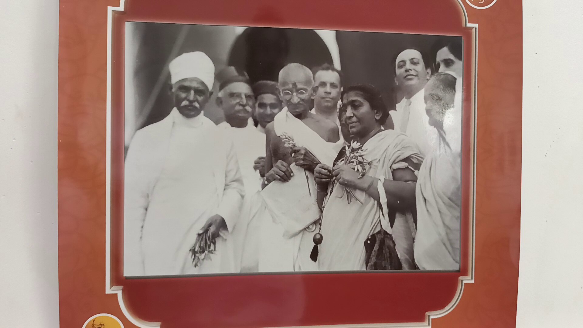Azadi Ka Amrut Mahotsav: పెన్నా తీరంలో దేవుడిగా వెలసిన గాంధీ- తుపాకీ కేంద్రంలో శాంతి మంత్రం