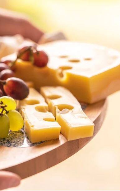 রোজ চিজ খেলে কী হয় জানেন?