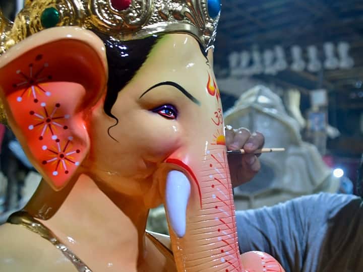 Kota police order to sculptors do not make statue above 3 feet notice released ANN Ganesh Chaturthi 2022: कोटा पुलिस का आदेश- 3 फीट से ऊंची ना हो भगवान गणेश की मूर्ति, कारीगर परेशान