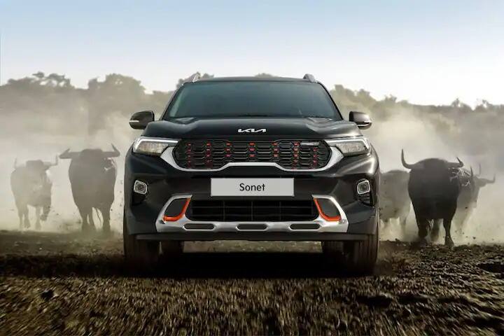 kia hiked price of different variants of compact suv sonnet upto 34 thousands Kia Sonet Price Hiked: ਸੋਨੈੱਟ ਦੇ ਪ੍ਰਸ਼ੰਸਕਾਂ ਲਈ ਬੁਰੀ ਖ਼ਬਰ, Kia ਨੇ ਵਧਾ ਦਿੱਤੀ ਇਨ੍ਹਾਂ ਵੇਰੀਐਂਟਸ ਦੀ ਕੀਮਤ