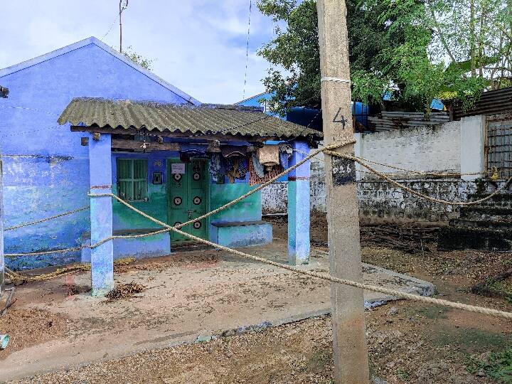 People living along the banks of the Cauvery can use the camps if they are affected by floods TNN Flood warning: காவிரி கரையோரத்தில் வசிப்பவர்கள் வெள்ளத்தால் பாதிக்கப்பட்டால் முகாம்களை பயன்படுத்திக் கொள்ளலாம்