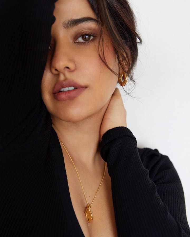 नेहा शर्माने बॉलिवूडच्या अनेक चित्रपटांमध्ये काम केलं आहे.