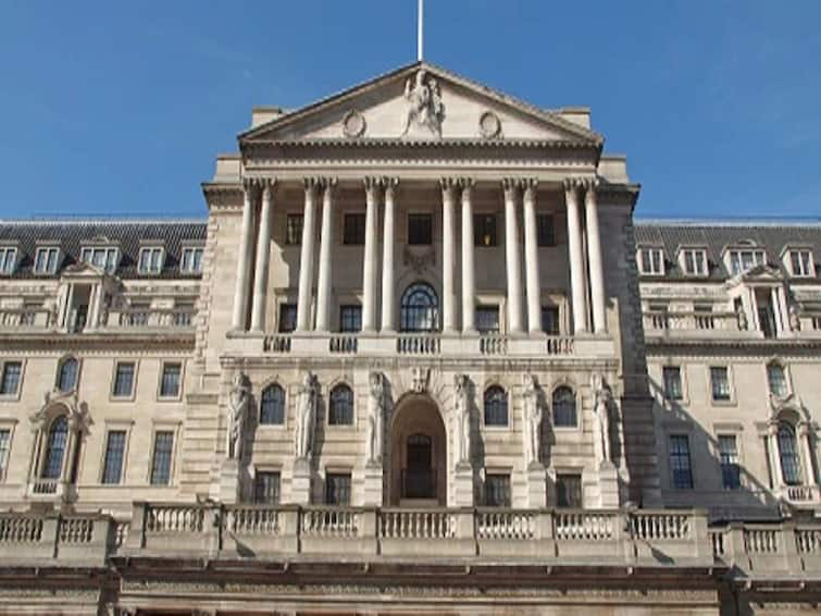 BOE hikes policy rate by 50 bps warn recession for upcoming year Bank Of England Recession : मंदीचे सावट आणखी गडद; ब्रिटनमध्ये मंदी येणार असल्याचा BOE चा इशारा